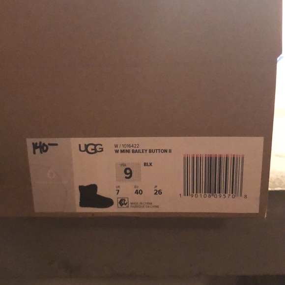 Ugg Boots - Picture 2 of 2